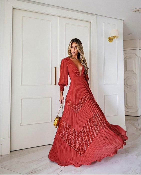 VESTIDO LONGO CHIFFON MANGA LONGA SAIA PLISSADA COM DETALHE EM RENDA TERRA COTA PR