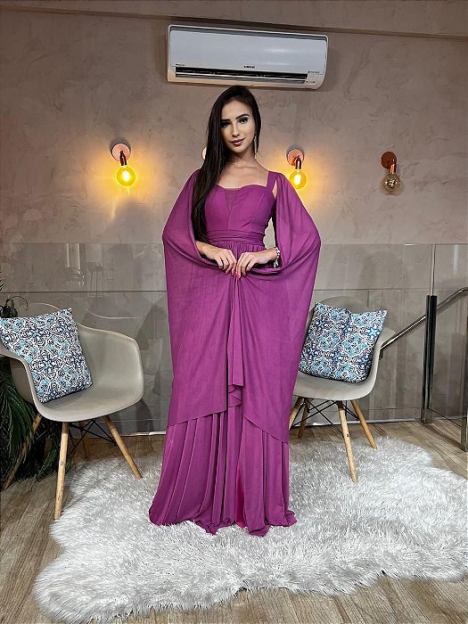 VESTIDO LONGO MICROTULE PALA CINTURA DRAPEADO MANGA CAPA FENDA LATERAL FUCSIA