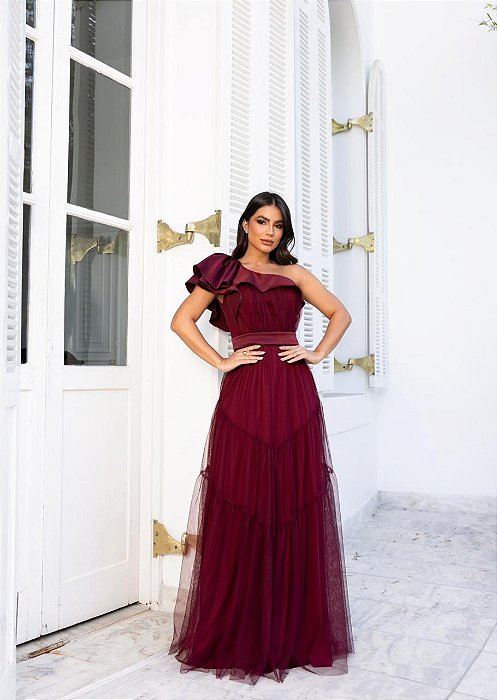 VESTIDO LONGO MICROTULE COM CETIM UM OMBRO SÓ SAIA EM CAMADAS MARSALA