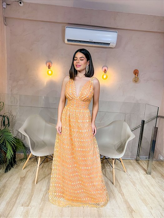 VESTIDO LONGO MICROTULE C/ BORDADO DE FLORZINHAS PALA CINTURA C/AMARRAÇÃO CORAL