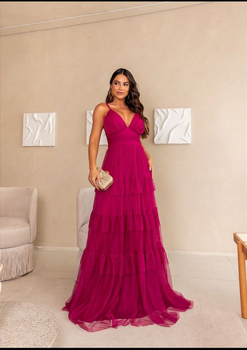VESTIDO LONGO MICROTULE  BUSTO EM V DETALHE DRAPEADO ALCINHA SAIA  BABADO FUCSIA