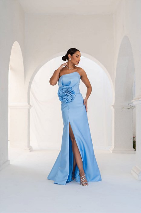 VESTIDO LONGO ZIBELINE TOMARA QUE CAIA FLOR REMOVÍVEL FENDA LATERAL AZUL SERENITY