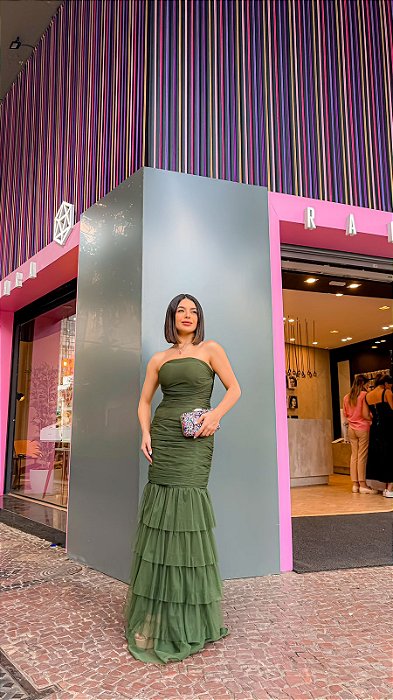 VESTIDO LONGO MICROTULE TOMARA QUE CAIA ESTILO SEREIA SAIA EM CAMADAS VERDE OLIVA