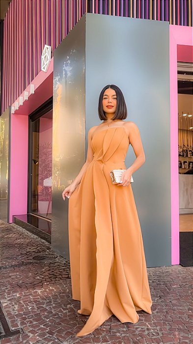 VESTIDO TOMARA QUE CAIA  DETALHES DRAPEADO NO BUSTO CARAMELO