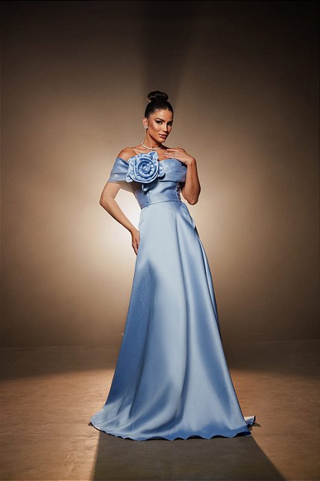 VESTIDO LONGO ZIBELINE OMBRO A OMBRO COM FLOR REMOVIVEL FENDA LATERAL AZUL SERENITY