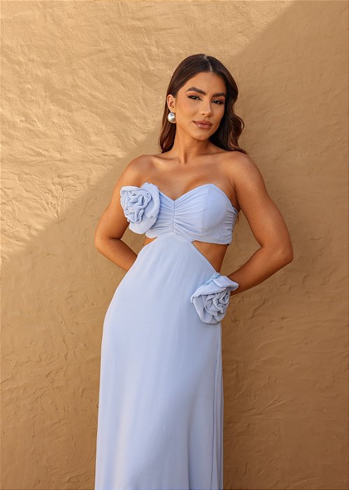 VESTIDO LONGO CHIFFON TAMARA QUE CAIA COM FLOR AZUL SENEITY RECORTE LATERAL JML