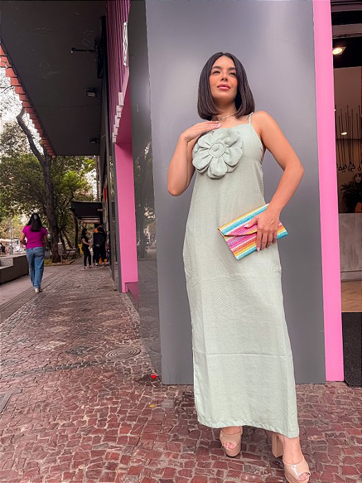 VESTIDO LONGO TRICOLINE RETO COM FENDA E BOLSOS LATERAIS FLOR REMOVÍVEL VERDE CLARO