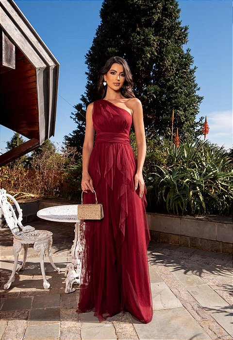 VESTIDO LONGO MICROTULE UM OMBRO SÓ COM DETALHE DRAPEADO NA CINTURA SAIA BABADO VERTICAL MARSALA