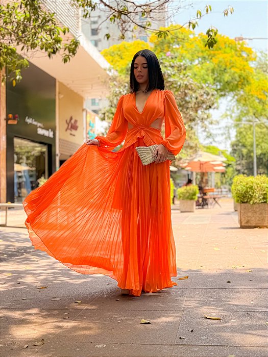 VESTIDO LONGO CHIFFON M/L BUSTO V ABERTURA LATERAIS COSTAS VAZADA PLISSADA C/ BABADO LARANJA