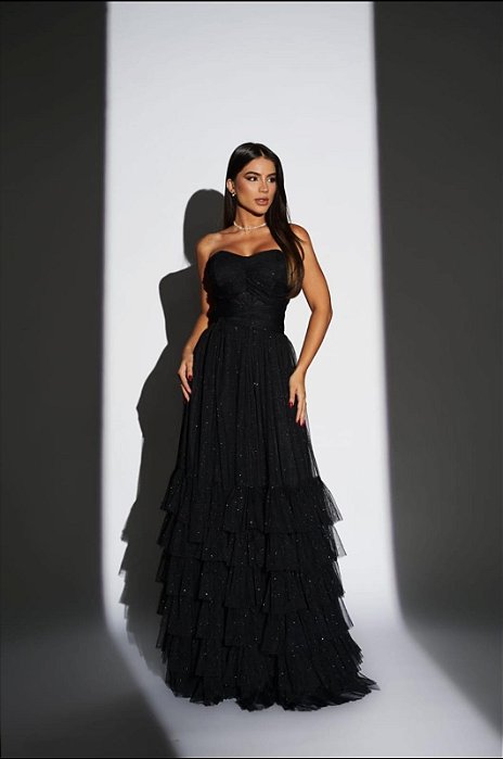 VESTIDO LONGO MICROTULE C/ GLITTER TOMARA QUE CAIA COM AMARRAÇÃO SAIA COM BABADOS PRETO