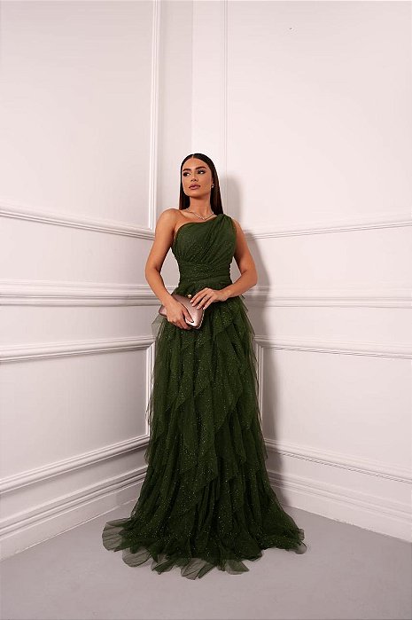 VESTIDO LONGO MICROTULE UM OMBRO SÓ PALA CINTURA SAIA EM CAMADAS VERTICAIS COM VOLUME E BRILHO VERDE OLIVA