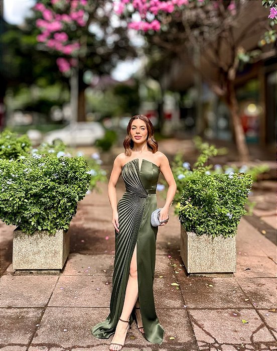 VESTIDO LONGO SEDA TOMARA QUE CAIA METADE PLISSADO METADE LISO FENDA FRENTE VERDE OLIVA
