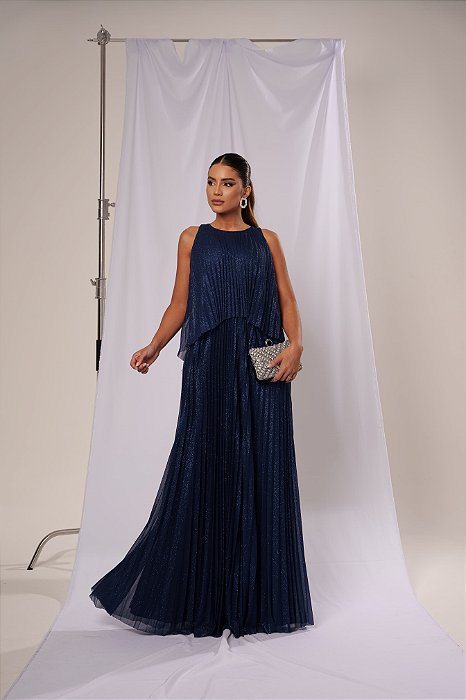 VESTIDO LONGO CHIFFON COM BRILHO PLISSADO  SOBREPOSIÇÃO CAMISETA AZUL MARINHO