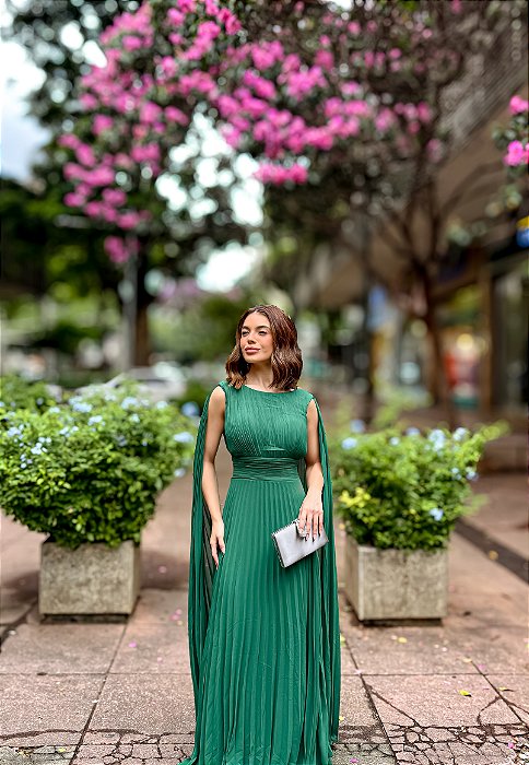 VESTIDO LONGO CHIFFON PLISSADO ACINTURADO COM MANGA CAPA VERDE ESMERALDA