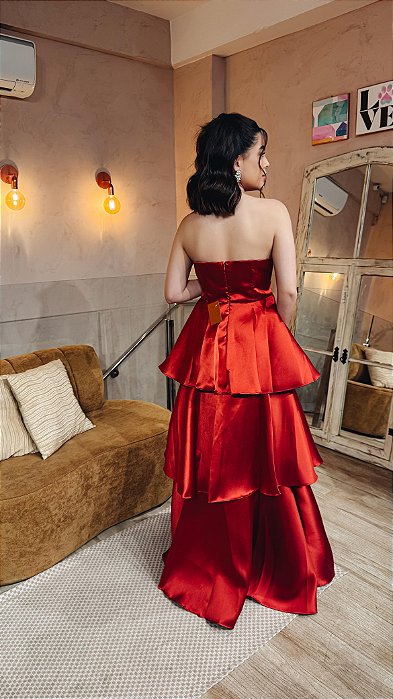 VESTIDO LONGO ZIBELINE DETALHE ABERTO ABAIXO DO DECOTE SAIA COM EM CAMADA TRÊS MARIAS TERRACOTA