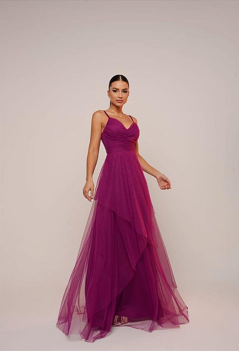 VESTIDO MICROTULE DE ALCINHA COM BUSTO DRAPEADO E SAIA COM CAMADAS FUCSIA