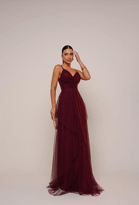 VESTIDO MICROTULE DE ALCINHA COM BUSTO DRAPEADO E SAIA COM CAMADAS MARSALA