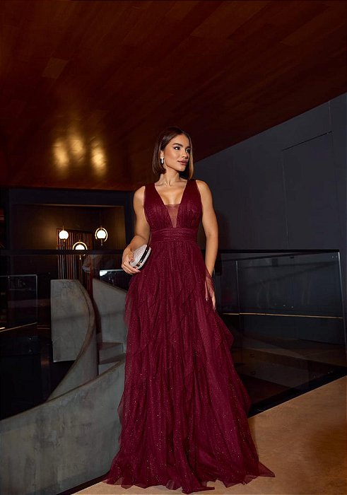 VESTIDO LONGO MICROTULE COM BRILHO SAIA EM CAMADAS VERTICAIS ALÇA LARGA  MARSALA