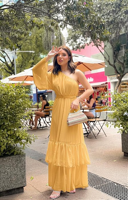 VESTIDO LONGO CHIFFON OMBRO SÓ MANGA LARGA COM BABADOS NA PONTA AMARELO MANTEIGA