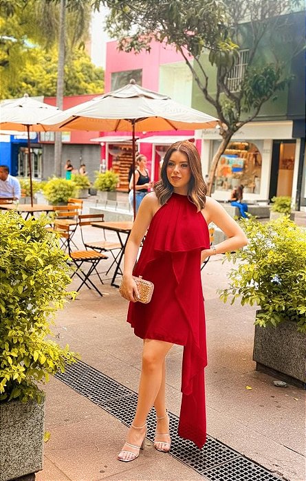 VESTIDO CURTO FRENTE ÚNICA COM CAMADA SOBRE BUSTO E NA LATERAL VERMELHO