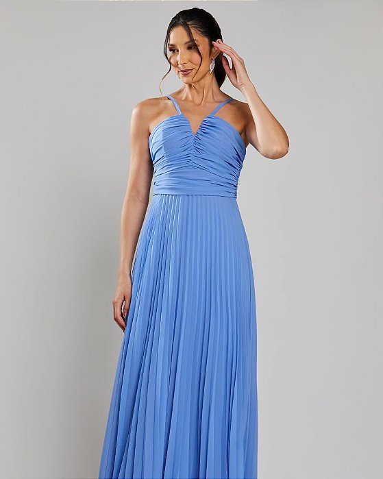 VESTIDO LONGO  ALCINHA E DECOTE V COM DETALHE  DRAPEADO E SAIA PLISSADA AZUL SERENITY