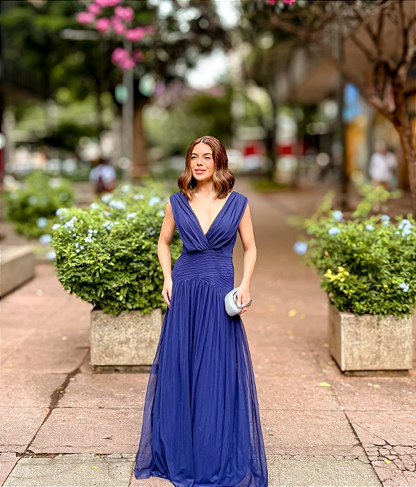 VESTIDO LONGO MICROTULE COM DECOTE V ACINTURADO AZUL MARINHO