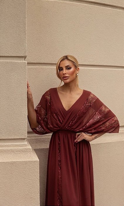 VESTIDO LONGO BOHO COM DETALHES EM RENDA E DECOTE V MARSALA