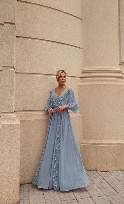 VESTIDO LONGO BOHO COM DETALHES EM RENDA E DECOTE V AZUL SERENITY