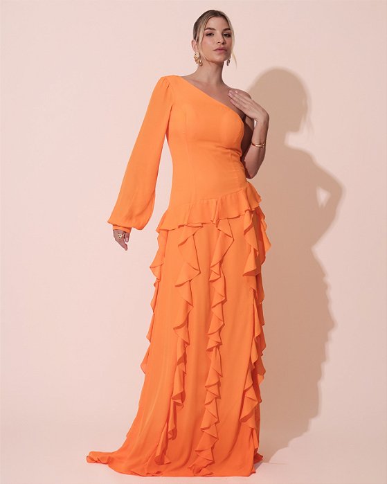 VESTIDO LONGO CREPE DE SEDA UM OMBRO SÕ MANGA LONGA BABADOS VERTICAIS NO COMPRIMENTO COM FENDA LARANJA