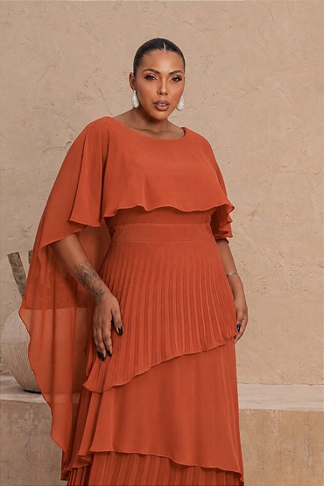 VESTIDO LONGO CHIFON MANGA CAPA  PLISSADO NO COMPRIMENTO COM CAMADAS TERRACOTA