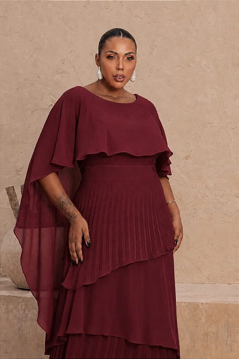 VESTIDO LONGO CHIFON MANGA CAPA  PLISSADO NO COMPRIMENTO COM CAMADAS MARSALA