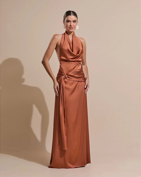 VESTIDO LONGO SEDA GOLA BOBA DETALHE CINTURA MARROM