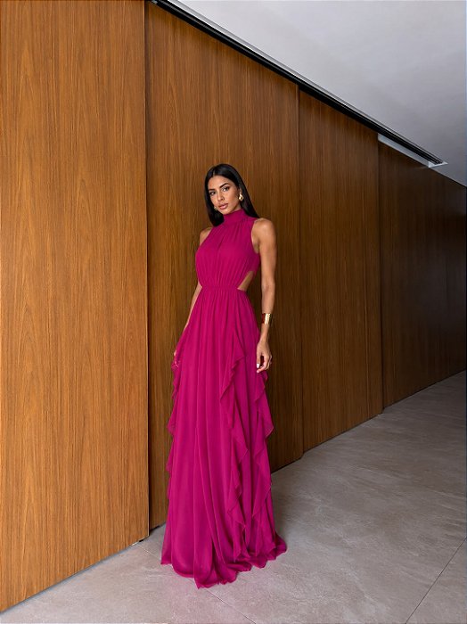 VESTIDO LONGO CHIFON GOLA ALTA CAMADAS VERTICAIS COSTA NUA FUCSIA