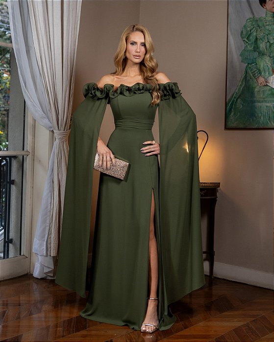 VESTIDO LONGO CREPE DE SEDA OMBRO A OMBRO DETALHE BABADOS MANGAS NO ESTILO CAPA VERDE OLIVA