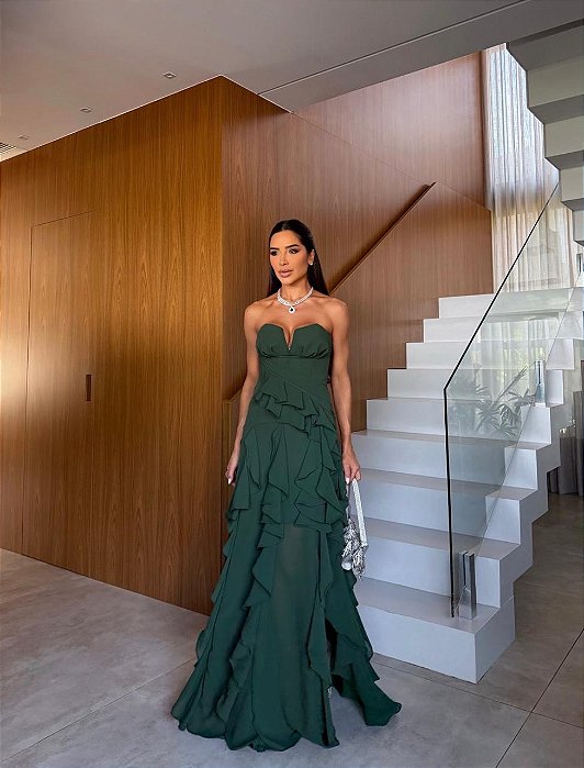 VESTIDO LONGO CHIFFON TOMARA QUE CAIA C/ DECOTE CORAÇÃO DETALHE DRAPEADO BUSTO SAIA C/ BABADOS CASCATA VERDE OLIVA