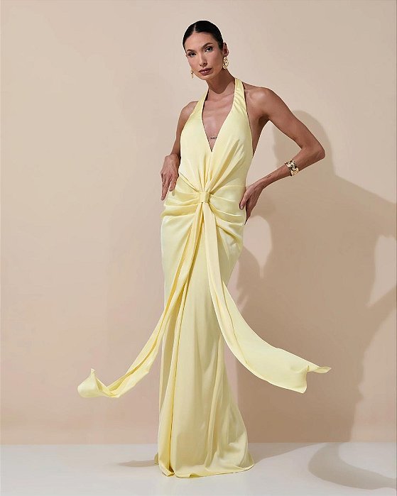 VESTIDO LONGO SEDA DECOTE V FRENTE ÚNICA COSTAS NUA DETLAHE DRAPEADO FRENTE AMARELO MANTEIGA