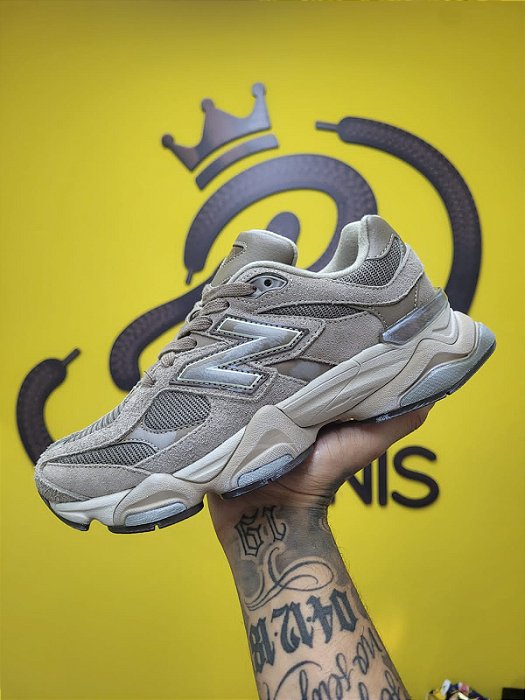 New Balance 9060 Mushroom - A PRONTA ENTREGA