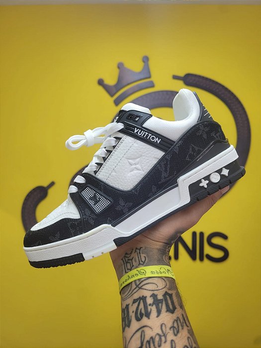Tênis Louis Vuitton Trainer Monogram Denim - A PRONTA ENTREGA