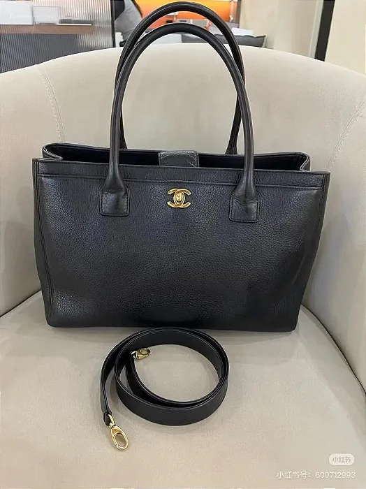 BOLSA CHANEL EXECUTIVE CERF TOTE BLACK LEATHER GOLD HARDWARE