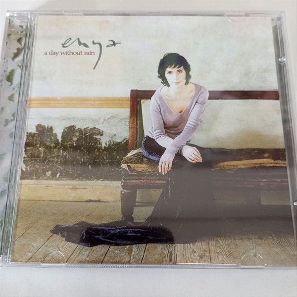 Cd Enya - a Day Without Rain Interprete Enya (2000) [usado]