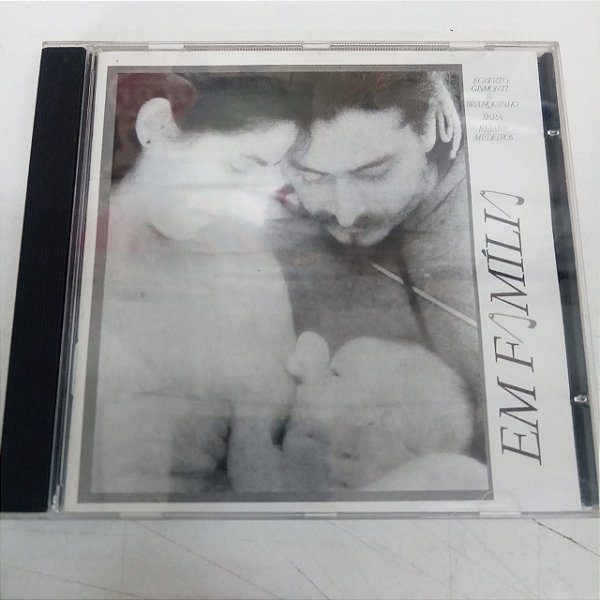 Cd Egberto Gismonti - em Familia Interprete Egberto Gismonti [usado]