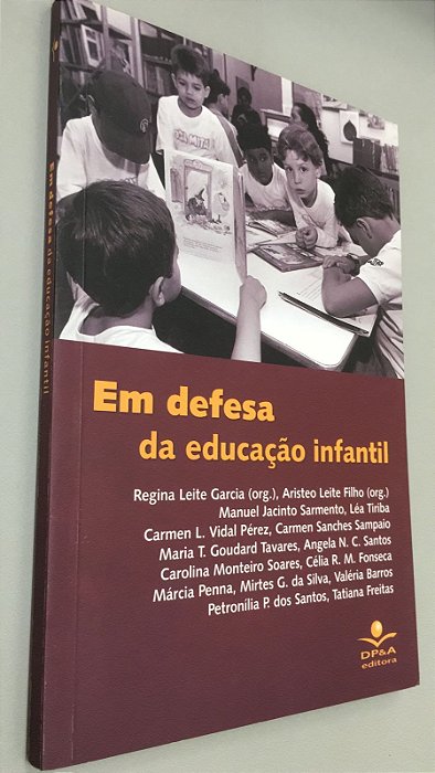 Livro em Defesa da Educação Infantil Autor Vários Colaboradores (2001) [usado]