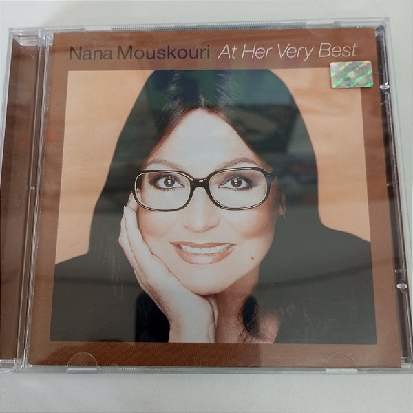Cd Nana Mouskouri - At Her Very Best Interprete Nana Mouskouri (2021) [usado]