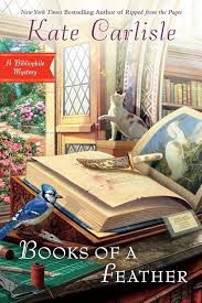Livro Books Of a Feather Autor Carlisle, Kate (2017) [seminovo]