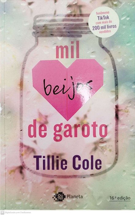 Livro Mil Beijos de Garoto Autor Cole, Tillie (2022) [seminovo]