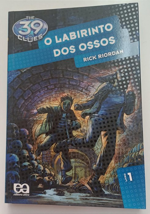 Livro o Labirinto dos Ossos Autor Riordan, Rick (2009) [seminovo]