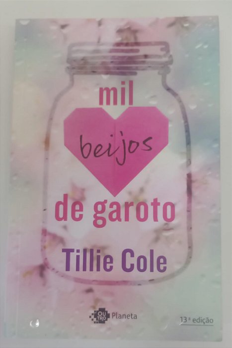Livro Mil Beijos de Garoto Autor Cole, Tillie (2021) [seminovo]