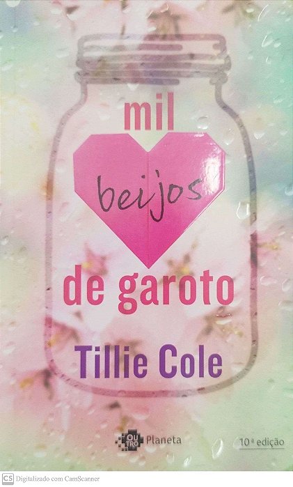 Livro Mil Beijos de Garoto Autor Cole, Tillie (2021) [seminovo]