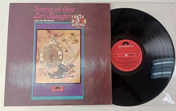 Disco de Vinil Yesterday And Today - Bert Kaempfert e Orquestra (1974) Interprete Bert Kaempfert e Orquestra (1974) [usado]