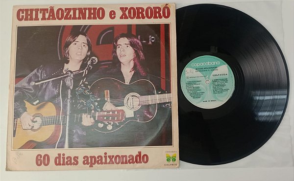 Disco de Vinil Chitãozinho e Xororó - 60 Dias Apaixonado [lp 1979] Interprete Chitãozinho e Xororó (1979) [usado]